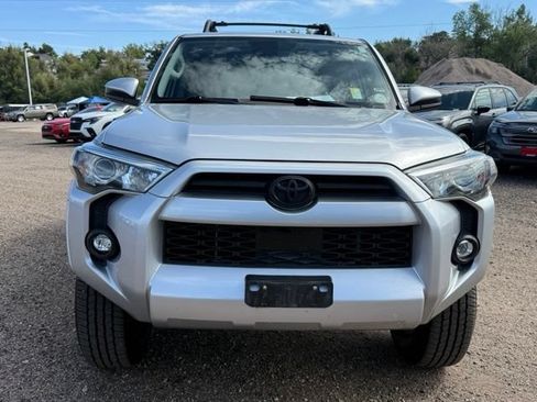 Used 2020 Toyota 4Runner SR5 AWD/4WD image 9