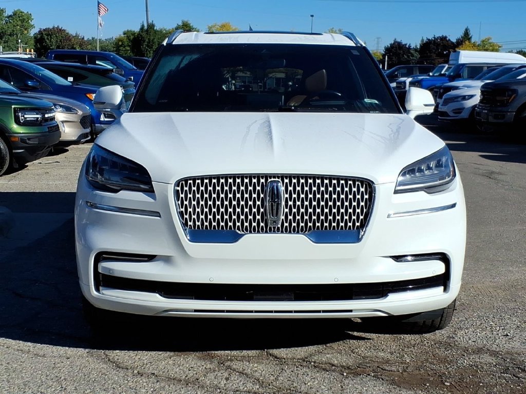 Used 2022 Lincoln Aviator Reserve w/ Equipment Group 201A AWD/4WD image 8