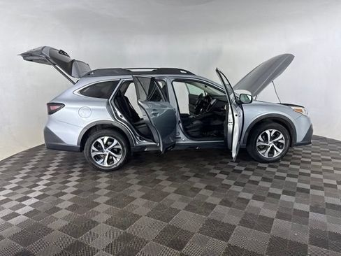 Used 2020 Subaru Outback Limited AWD/4WD image 17