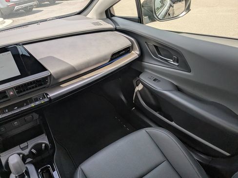 Used 2024 Toyota Prius XLE FWD image 16