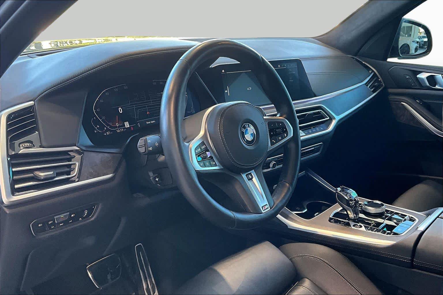 Used 2022 BMW X7 xDrive40i w/ M Sport Package AWD/4WD image 19