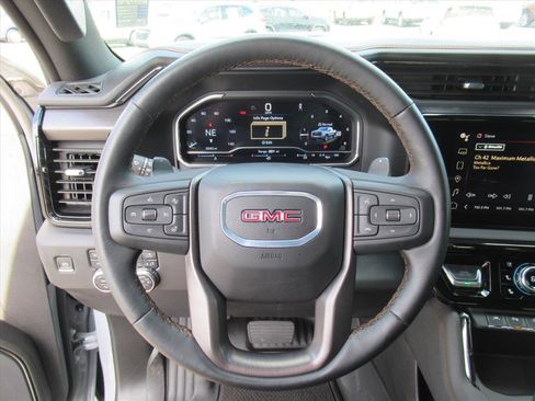 Used 2024 GMC Sierra 1500 AT4 w/ Technology Package image 19