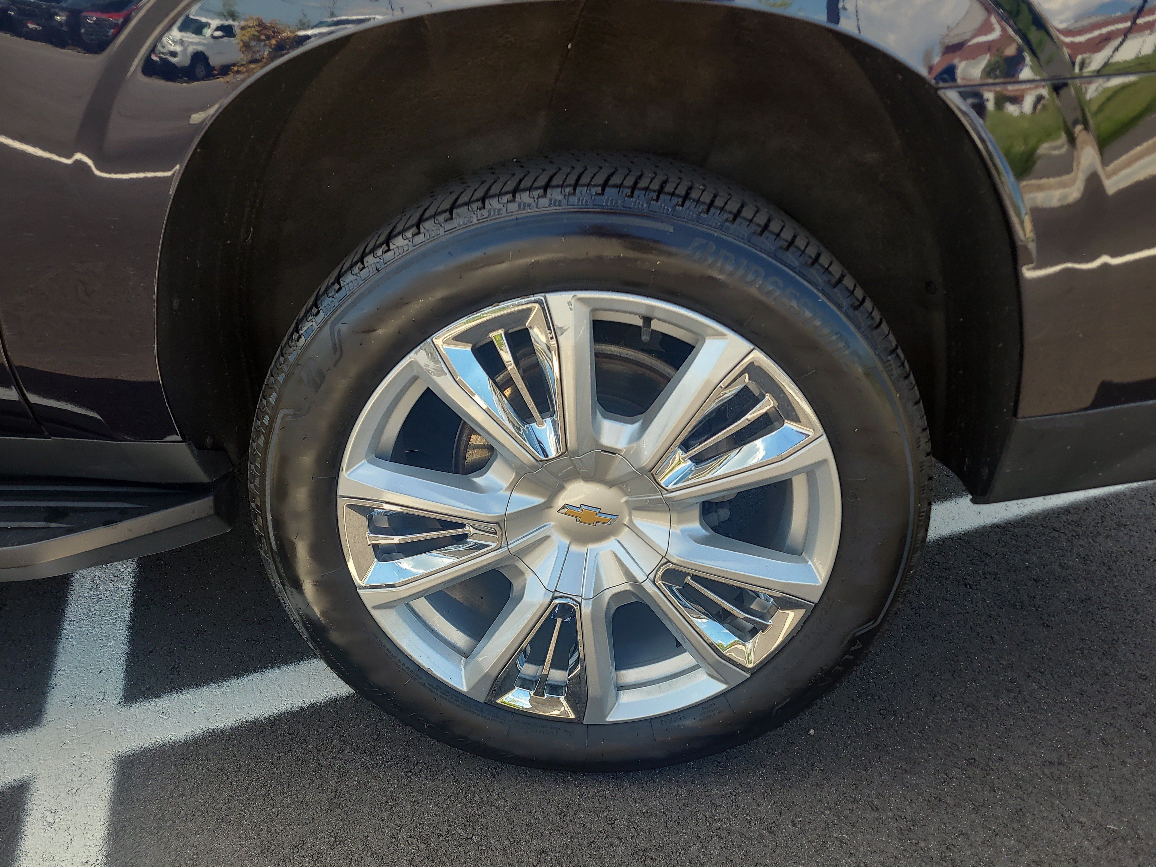 Used 2024 Chevrolet Suburban High Country AWD/4WD image 10