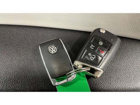 Used 2020 Volkswagen Tiguan S image 18