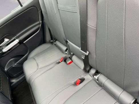 Used 2023 Mercedes-Benz GLB 250 4MATIC image 13