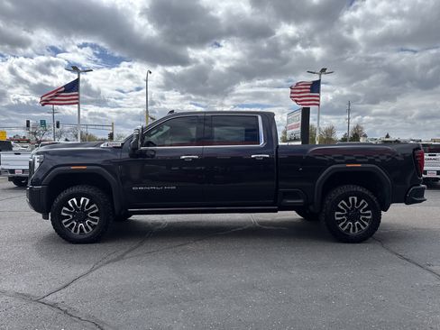 Used 2024 GMC Sierra 2500 Denali w/ Denali Reserve Package AWD/4WD image 4
