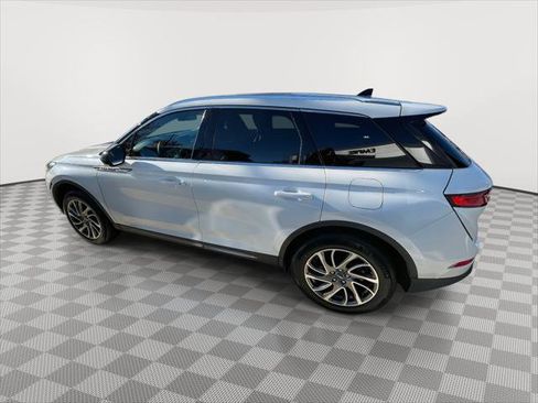 Used 2022 Lincoln Corsair Standard w/ Equipment Group 101A image 4