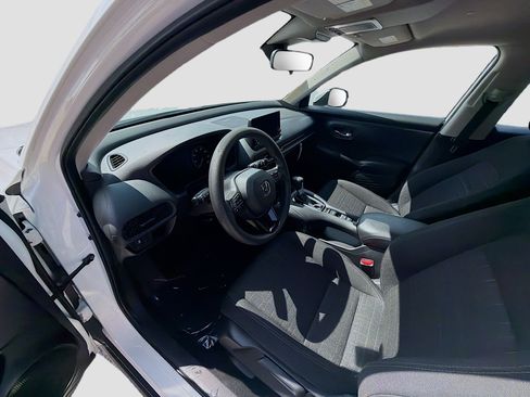 Used 2024 Honda HR-V LX image 9