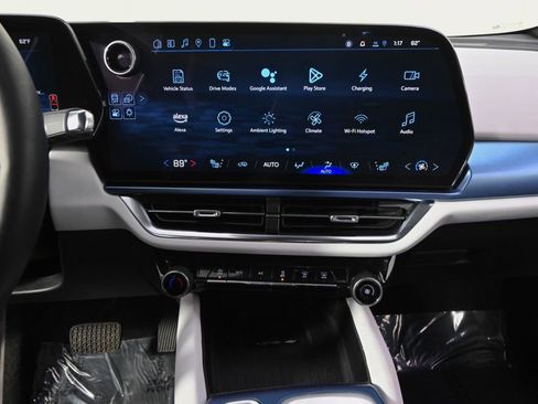 Used 2025 Chevrolet Equinox EV LT image 27