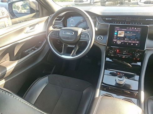 Certified 2023 Jeep Grand Cherokee Altitude AWD/4WD image 15
