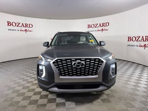 Used 2022 Hyundai Palisade SEL w/ Premium Package FWD image 2