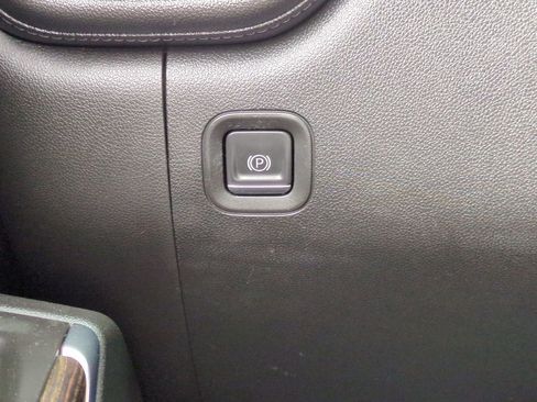 Used 2021 GMC Sierra 1500 Elevation RWD image 18