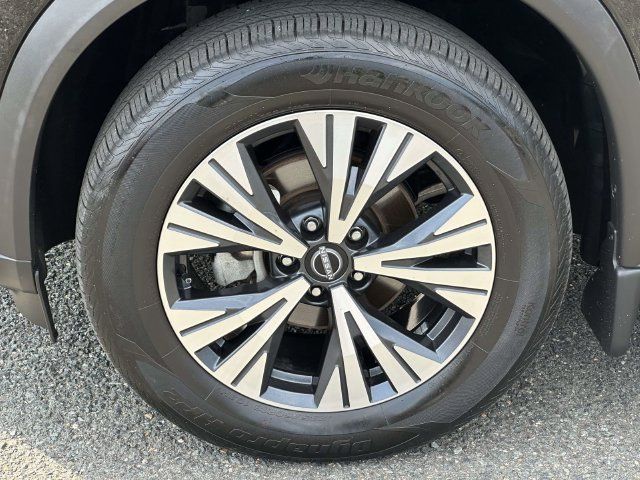 Used 2023 Nissan Rogue SV AWD/4WD image 10