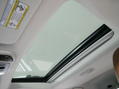 Used 2023 Subaru Outback Touring image 31