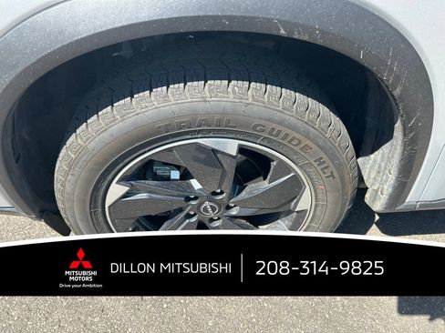 Used 2025 Nissan Rogue SV AWD/4WD image 31