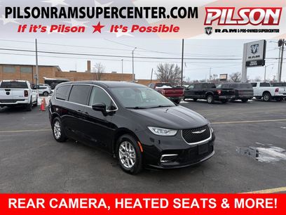 Used 2024 Chrysler Pacifica Touring-L