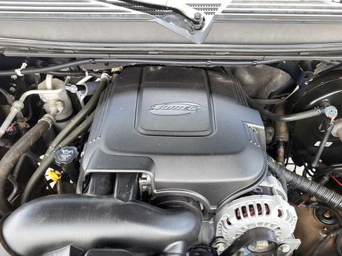 Used 2011 Chevrolet Suburban LS RWD image 22