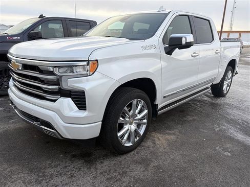 Used 2024 Chevrolet Silverado 1500 High Country w/ Technology Package image 2