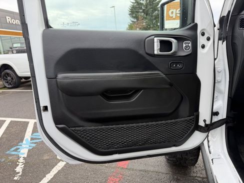 Used 2019 Jeep Wrangler Unlimited Rubicon w/ Steel Bumper Group image 12