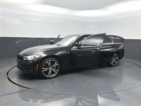 Used 2022 BMW 330i Sedan w/ Driving Assistance Package RWD image 30