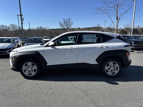 New 2026 Hyundai Kona SE image 4