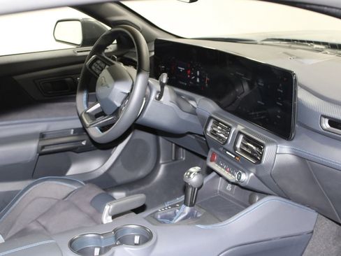 Used 2025 Ford Mustang Dark Horse image 26