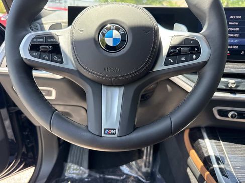 New 2026 BMW X7 xDrive40i w/ M Sport Package AWD/4WD image 18