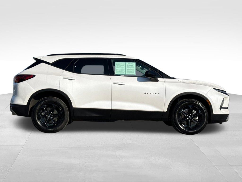 Used 2025 Chevrolet Blazer LT w/ Midnight/Sport Edition AWD/4WD image 6