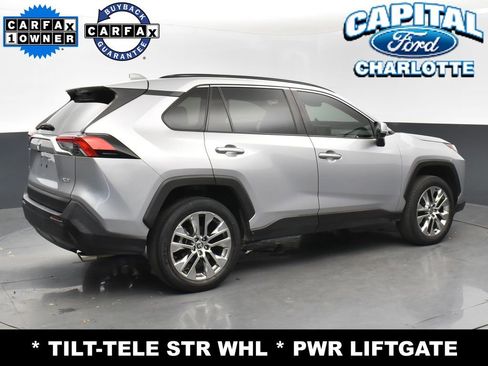 Used 2022 Toyota RAV4 XLE Premium image 7