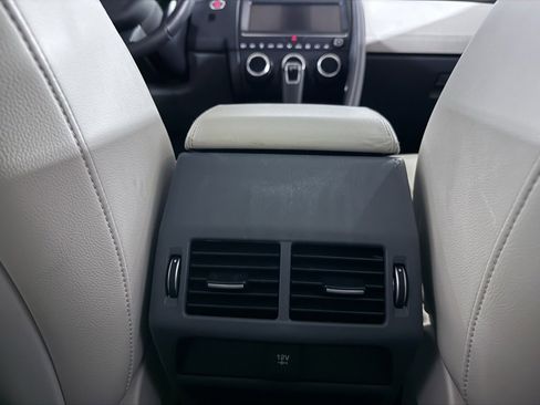 Used 2020 Jaguar E-PACE SE image 40