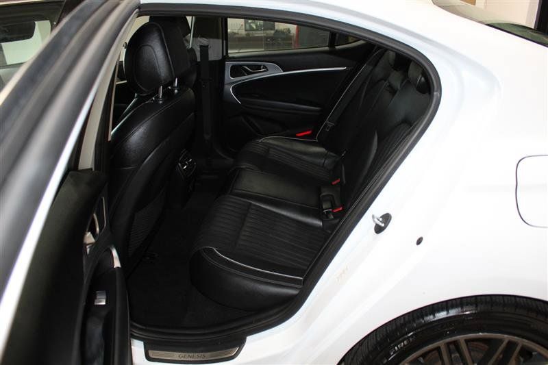 Used 2019 Genesis G70 2.0T Advanced w/ Elite Package RWD image 26