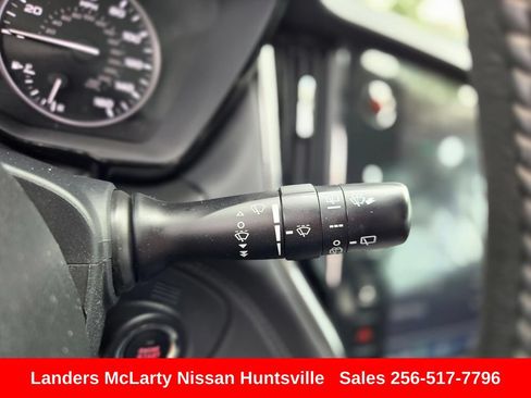 Used 2025 Subaru Outback Premium AWD/4WD image 23