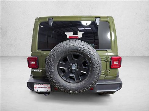 Used 2024 Jeep Wrangler Unlimited Sahara AWD/4WD image 4
