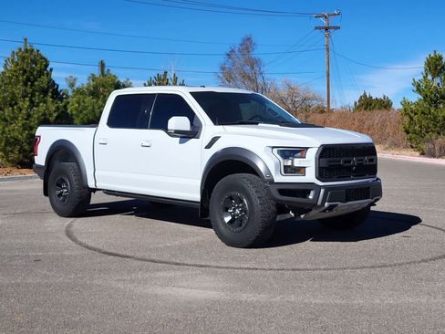 Used 2018 Ford F150 Raptor w/ Equipment Group 802A Luxury image 3