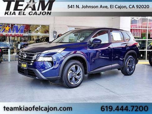 Used 2024 Nissan Rogue SV FWD image 5