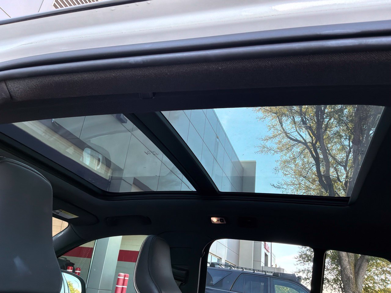 Used 2019 Volvo XC40 T5 R-Design AWD/4WD image 26