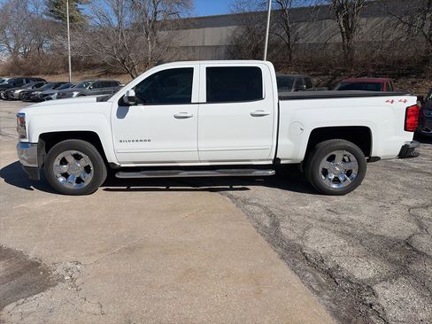 Used 2018 Chevrolet Silverado 1500 LT w/ LT Eassist Package image 9