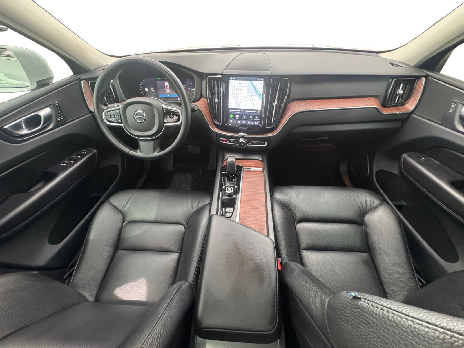 Used 2023 Volvo XC60 T8 Plus AWD/4WD image 12