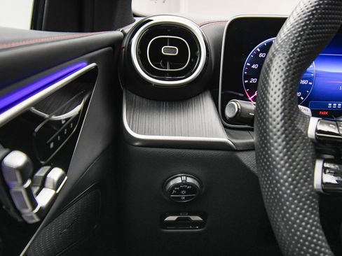 Used 2025 Mercedes-Benz GLC 43 AMG 4MATIC image 35