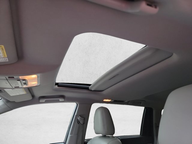 Used 2015 Toyota Highlander XLE FWD image 16