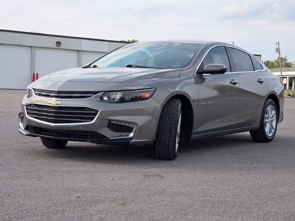 Used 2018 Chevrolet Malibu LT w/ Driver Confidence Package FWD image 19