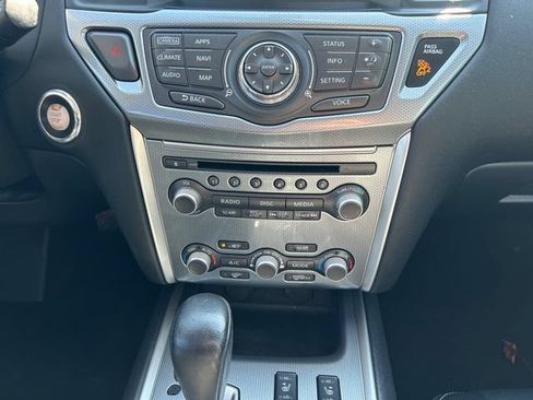 Used 2017 Nissan Pathfinder SL w/ SL Premium Package AWD/4WD image 18
