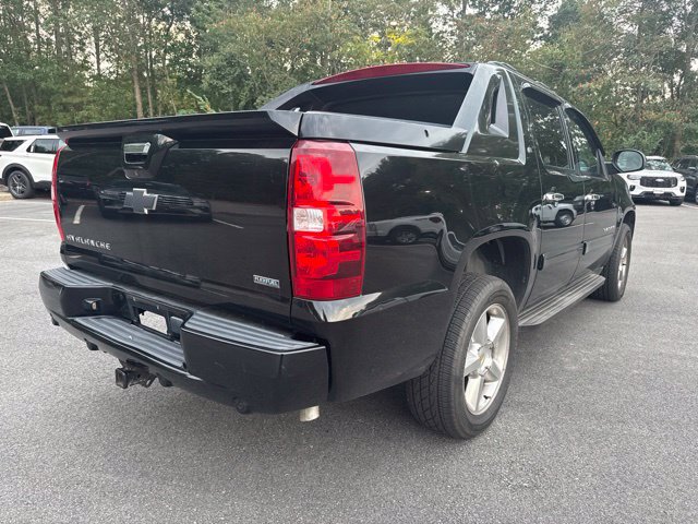 Used 2012 Chevrolet Avalanche LT w/ All-Star Edition AWD/4WD image 5