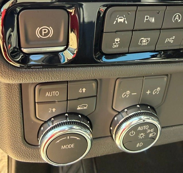 New 2026 GMC Yukon Elevation AWD/4WD image 12
