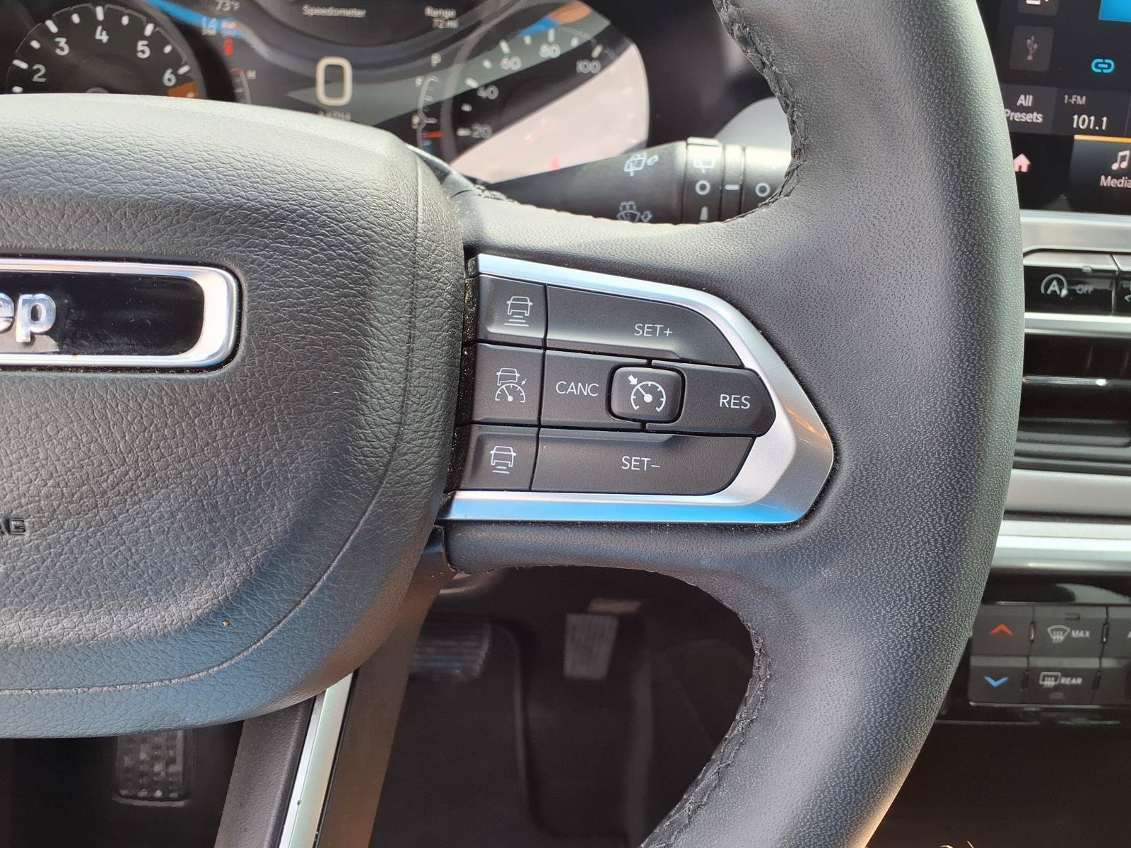 Used 2025 Jeep Compass Limited AWD/4WD image 20