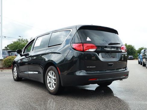 Used 2023 Chrysler Voyager LX FWD image 7