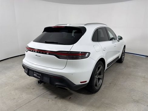 Certified 2023 Porsche Macan image 7