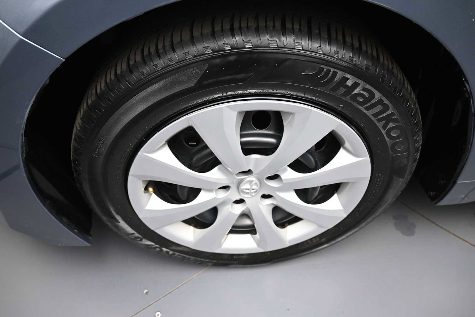 Used 2025 Toyota Corolla LE FWD image 11