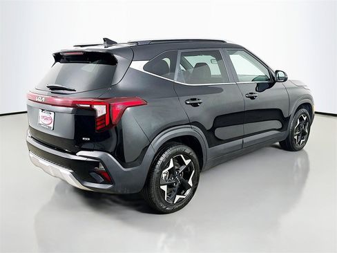 Certified 2024 Kia Seltos EX image 19