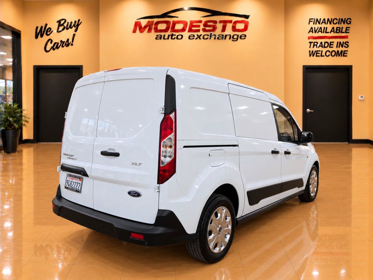 Used 2020 Ford Transit Connect XLT FWD image 4